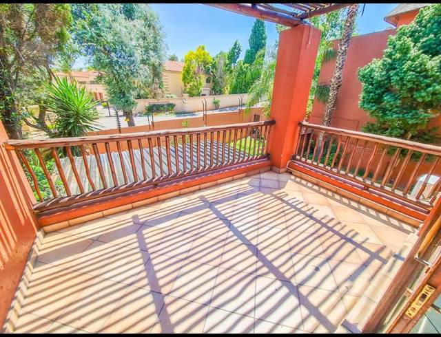 3 BEDROOM APARTMENT FOR SALE IN SUNNINGHILL